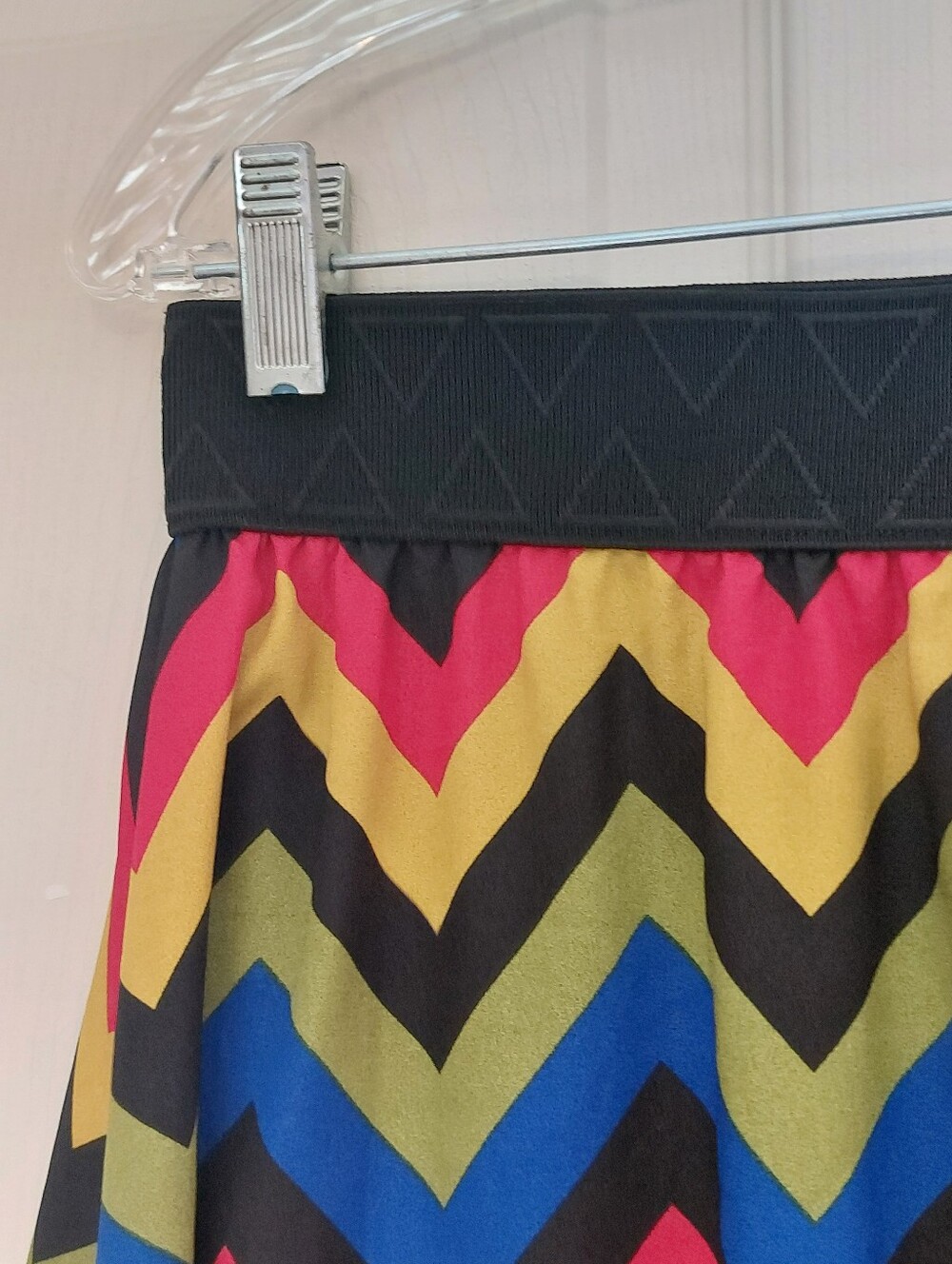 LulaRoe Vibrant Multicolor Chevron Striped Lined Lola Skirt Size M - Picture 5 of 7